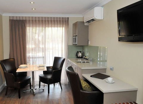 Bentley Motel - Accommodation Main Beach 2