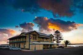  Accommodation Main Beach