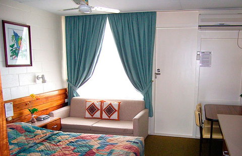 Motel Carnarvon - Accommodation Main Beach 0