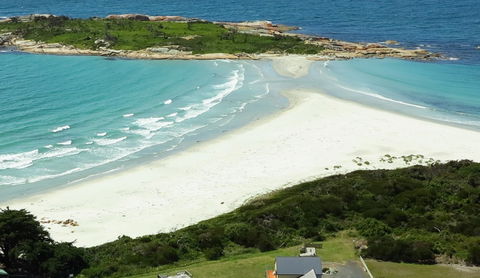 Diamond Island Resort - Accommodation Main Beach 0