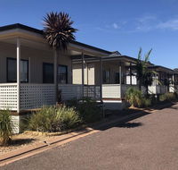 Sundowner Cabin and Tourist Park - Accommodation Main Beach