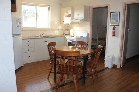 Coobowie Lodge - Accommodation Main Beach 1