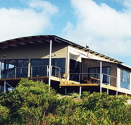 Saar Beach House - Accommodation Main Beach