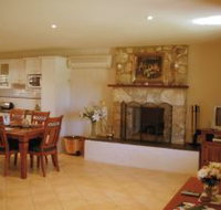 Sherwood Cottages Country Retreat - Accommodation Main Beach