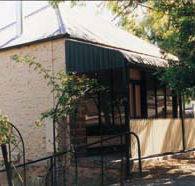Wild Olive Cottage - Accommodation Main Beach