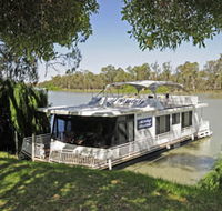 Moving Waters Self Contained Moored Houseboat - Accommodation Main Beach