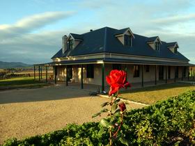 Abbotsford Country House - Accommodation Main Beach 0