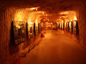 Umoona Opal Mine - Accommodation Main Beach 0