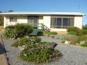Oaklands Beach House - Accommodation Main Beach 0