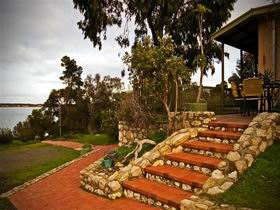 Ulonga Lodge - Accommodation Main Beach 0