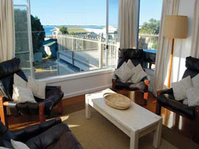 Anroka - Accommodation Main Beach 0