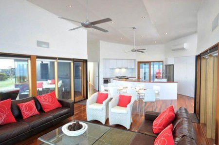 Shangalia - Accommodation Main Beach 1