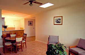 Ulonga Lodge - Accommodation Main Beach 5