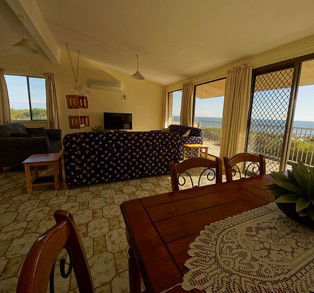 Sea Air-a Siesta 5 - Accommodation Main Beach 3