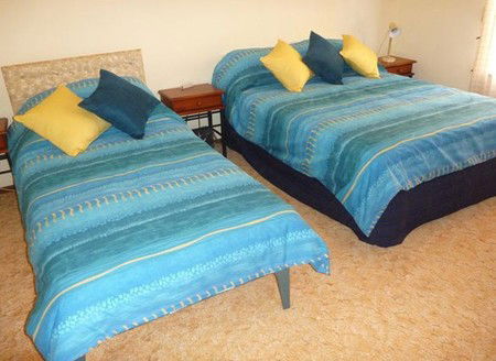 Oaklands Beach House - Accommodation Main Beach 3