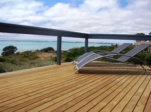 The Shore - Accommodation Main Beach 2