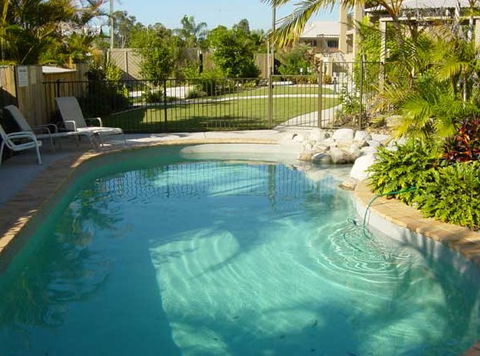 Cockleshell Sands Resort - Accommodation Main Beach 0