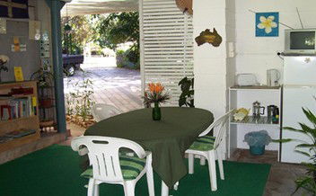 Frangipanni Bed And Breakfast - Accommodation Main Beach 2