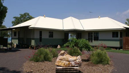 Bed And Breakfast Lure Inn - Accommodation Main Beach 2