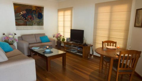 Bed And Breakfast Lure Inn - Accommodation Main Beach 3