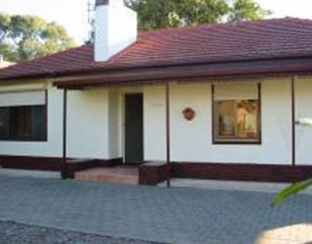 The Birches - Accommodation Main Beach 7