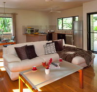 Misty Mountains Tropical Rainforest Romantic Retreat - Accommodation Main Beach