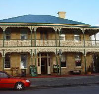 Richmond Arms Hotel - The - Accommodation Main Beach