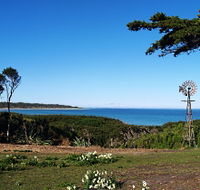 Three Hummock Island - Accommodation Main Beach