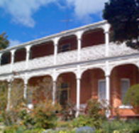Glen Osborne House - Accommodation Main Beach