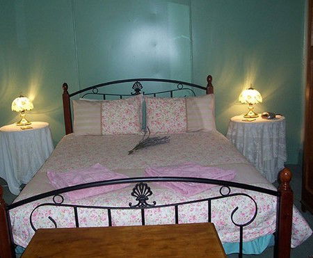 Hurlfield Farm Cottage - Accommodation Main Beach 4