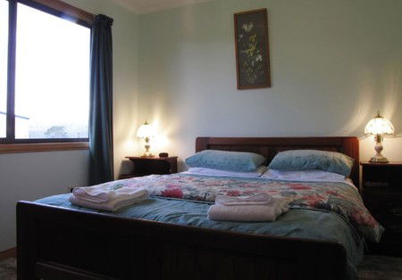Cherry Top Accommodation - Cherry Top - Accommodation Main Beach 2