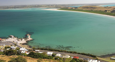 Captains Cottage - Accommodation Main Beach 3