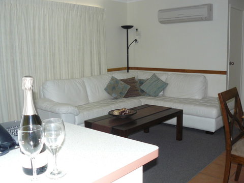 Rainbow Getaway Holiday Apartments - Accommodation Main Beach 4