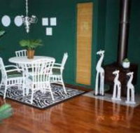 Chalet Chic - Accommodation Main Beach