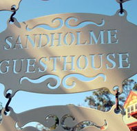 Sandholme Guesthouse 5 Star - Accommodation Main Beach