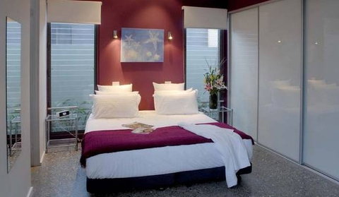 By The Beach B And B Holiday Apartments - Accommodation Main Beach 2