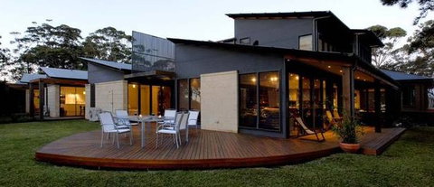 By The Beach B And B Holiday Apartments - Accommodation Main Beach 4