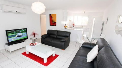 112 Olive Holiday Corporate Apartments - Accommodation Main Beach 1