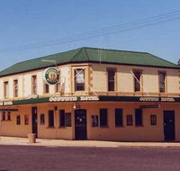 Coffeys Hotel - Accommodation Main Beach