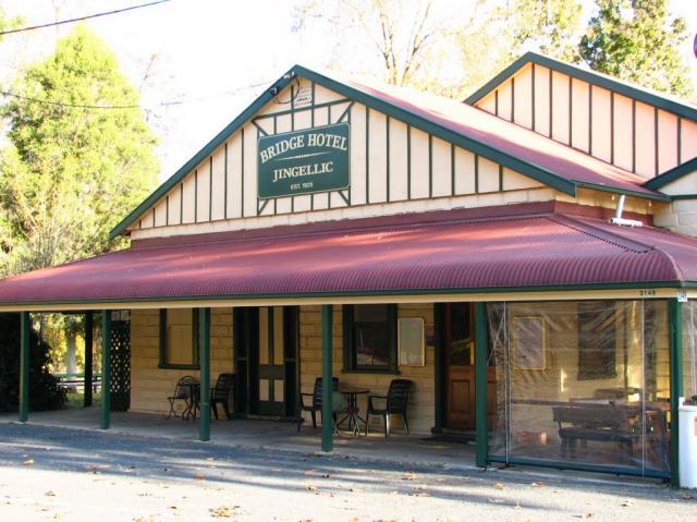 Jingellic NSW Accommodation Main Beach