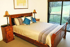 Snowbound Chalets - Accommodation Main Beach 2