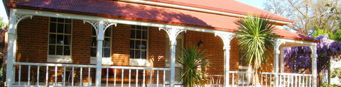 Araluen Old Courthouse Bed And Breakfast - Accommodation Main Beach 0