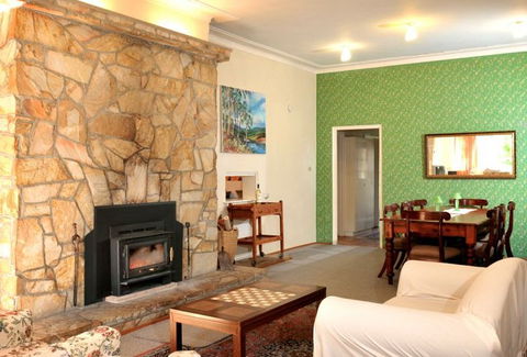 Oakleigh Rural Retreat - Accommodation Main Beach 0