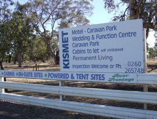 Kismet Riverside Lodge - Accommodation Main Beach 3