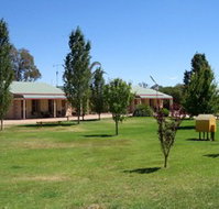 Narrandera Caravan Park - Accommodation Main Beach