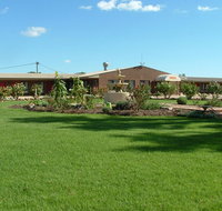 Newell Motor Inn - Accommodation Main Beach