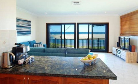 Allure Gerroa - Accommodation Main Beach 2