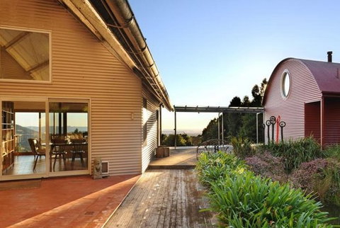 Cloud Break - Accommodation Main Beach 2