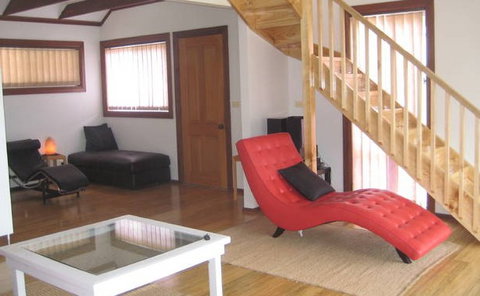 Beach House On Kendalls - Accommodation Main Beach 0