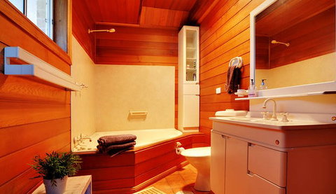 Beach House On Kendalls - Accommodation Main Beach 3